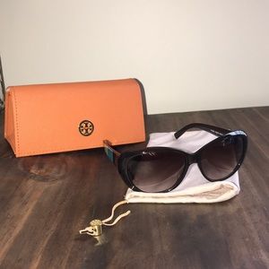 Tory Burch sunglasses 🕶 ☀️ perfect for summer!